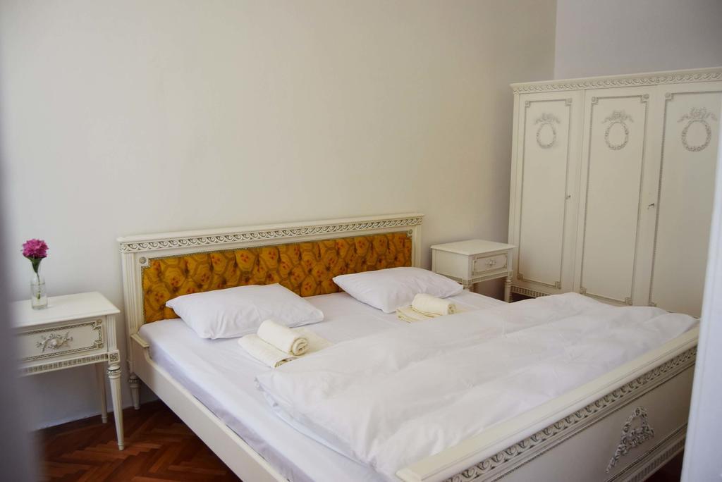 Contessa Apartment Cluj Napoca Bagian luar foto